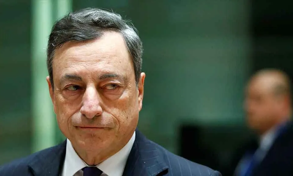 Draghi, l”esilio” a Milano e quei messaggi alla politica: il declino dell’uomo del Britannia