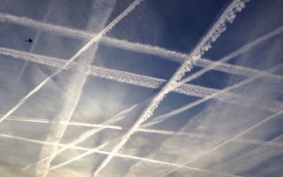 Gli Stati Uniti pronti a mettere al bando le scie chimiche: la storia della vera e unica emergenza climatica